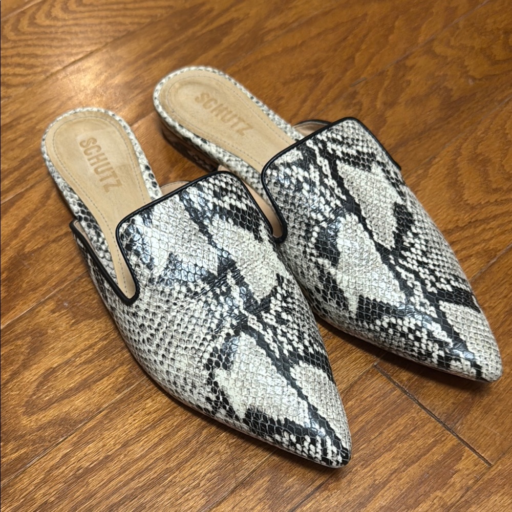 Schutz Women's Snake Print Mules Pointed Toe Leather 8.5